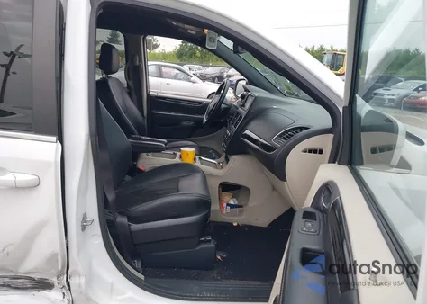 2019 Dodge Grand Caravan Sxt z USA, uszkodzony, nr VIN 2C4RDGCG3KR755357
